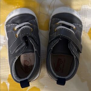 EUC See Kai Run Gray Leather Stevie II first walker